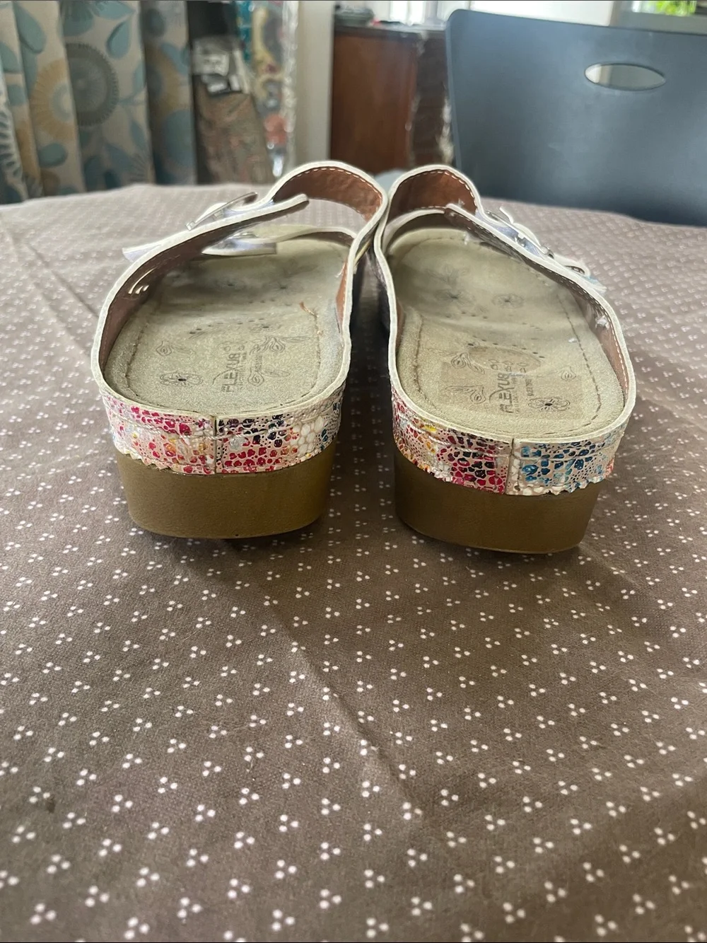 Flexes slide sandals